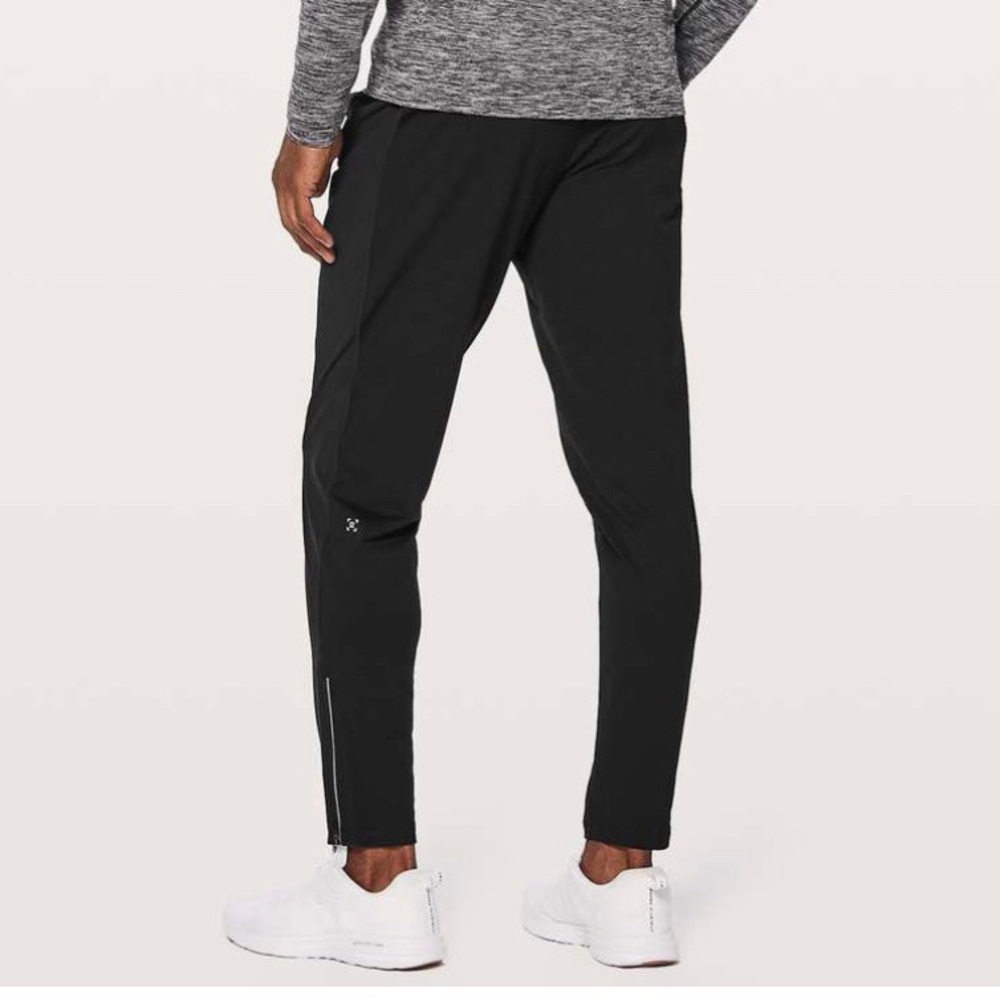 EUC mens Lululemon Chill Motion Pant *30" Size S Black